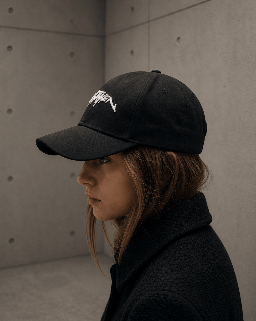 Black Hat - 6-panel structured crown with white embroidered Mistaken mark