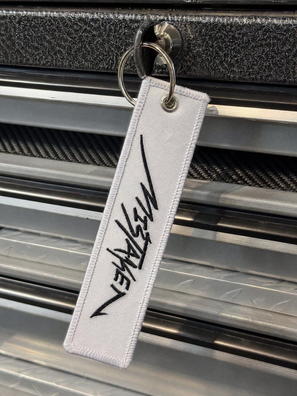 White // Jet Tag